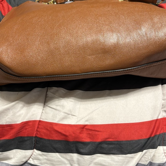 Calvin Klein - Picture 3 of 5